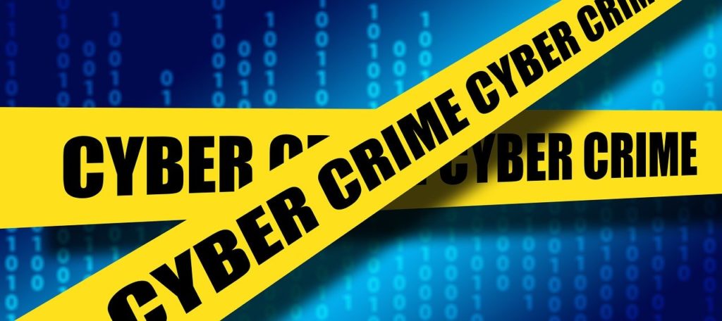 Como crimes cibernéticos podem ser prejudiciais a uma organização?